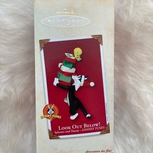 Hallmark Looney Tunes Ornament Sylvester & Tweety